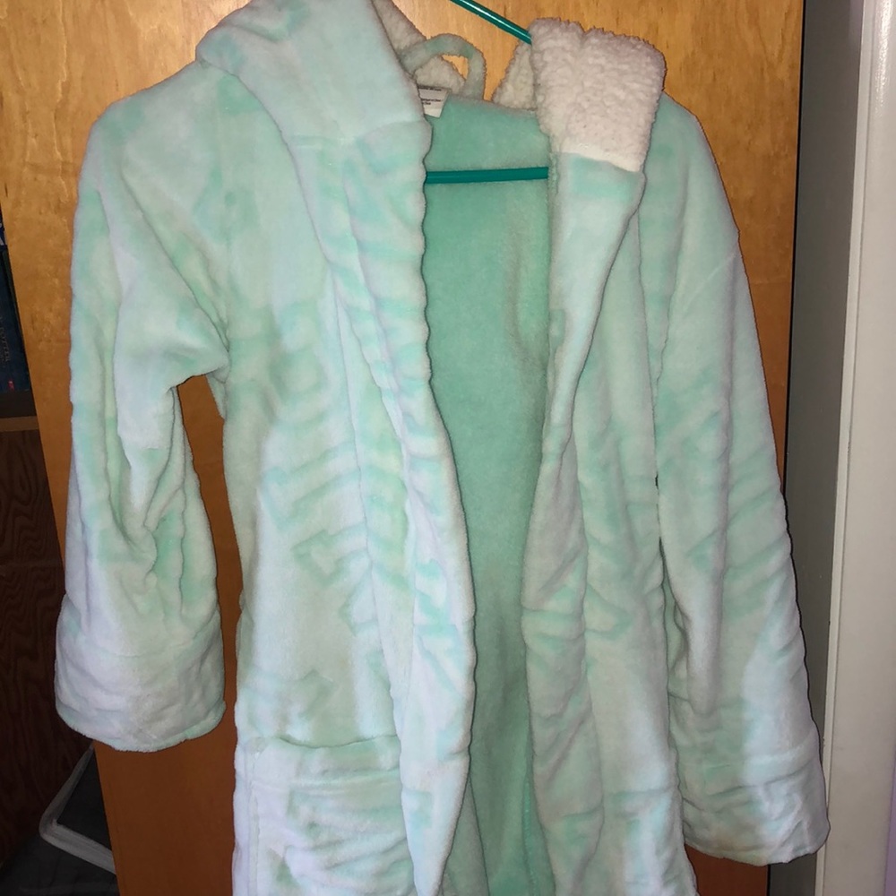 Pink brand, teal and white, xs